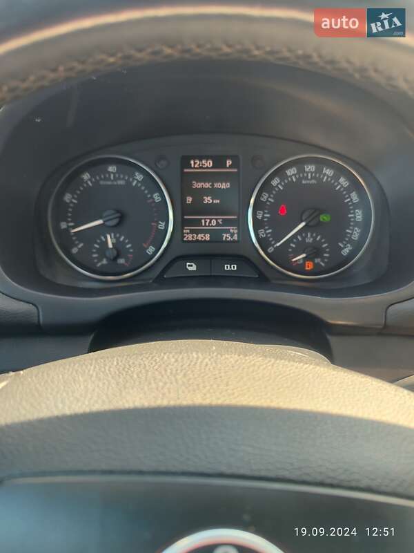 Микровэн Skoda Roomster 2011 в Киеве