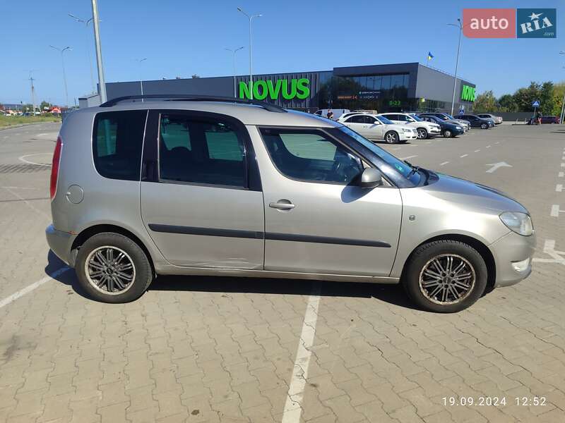 Микровэн Skoda Roomster 2011 в Киеве