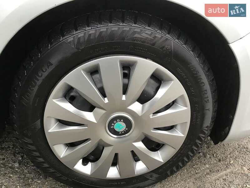 Мікровен Skoda Roomster 2010 в Борщеві