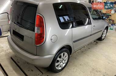 Мікровен Skoda Roomster 2011 в Сваляві