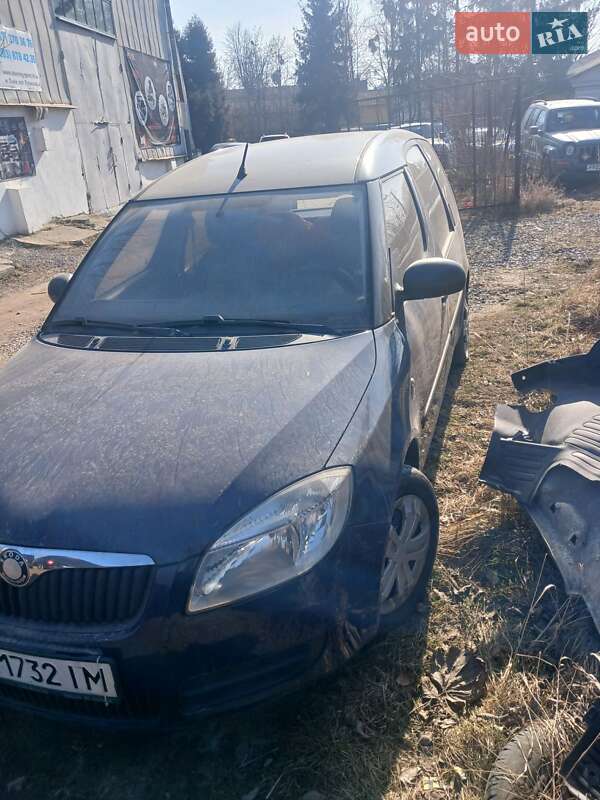 Микровэн Skoda Roomster 2009 в Львове