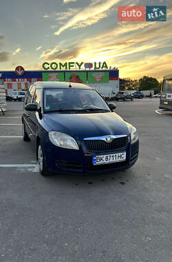 Микровэн Skoda Roomster 2009 в Ровно
