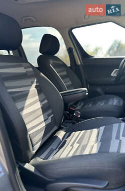 Микровэн Skoda Roomster 2006 в 
