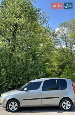 Микровэн Skoda Roomster 2006 в 