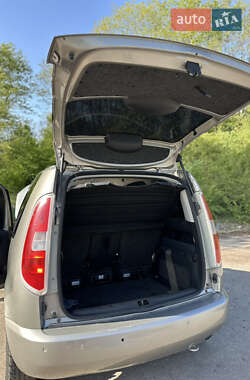 Микровэн Skoda Roomster 2006 в 