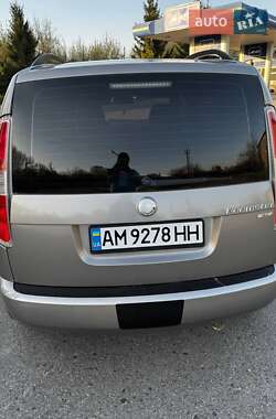 Микровэн Skoda Roomster 2007 в 