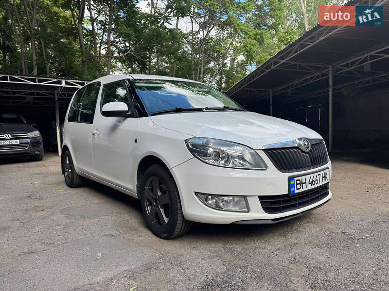 Микровэн Skoda Roomster 2011 в 