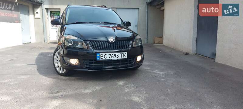 Микровэн Skoda Roomster 2015 в 