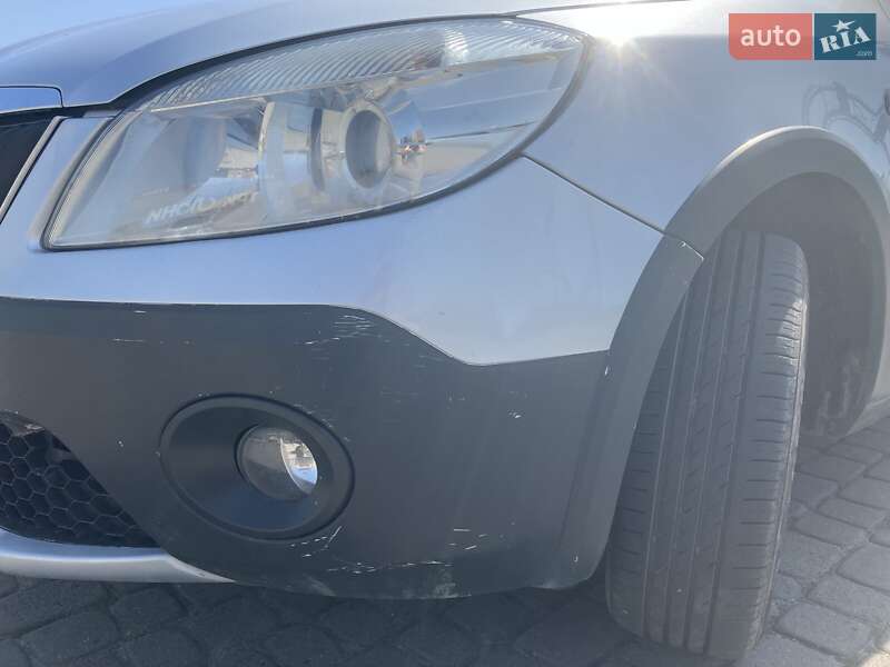 Микровэн Skoda Roomster 2012 в Львове