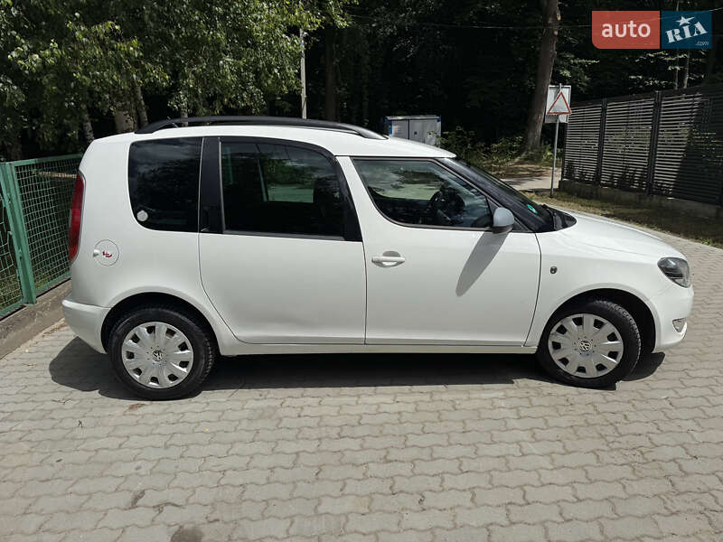 Микровэн Skoda Roomster 2013 в Львове