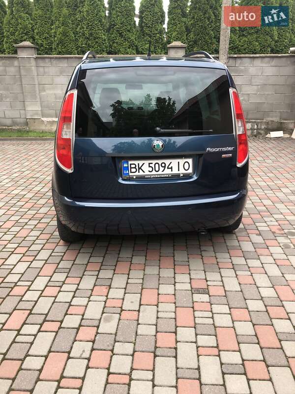 Микровэн Skoda Roomster 2012 в Ровно