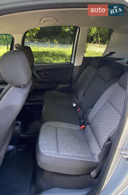 Микровэн Skoda Roomster 2010 в 