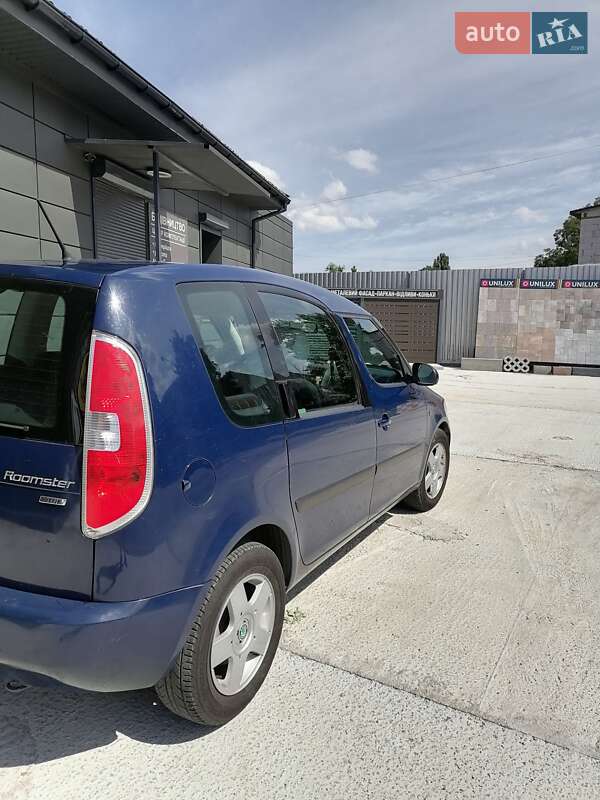 Микровэн Skoda Roomster 2012 в Коростене