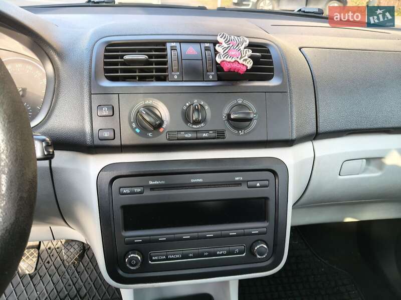 Микровэн Skoda Roomster 2010 в Львове фото Микровэн Skoda Roomster 2010 в Львове