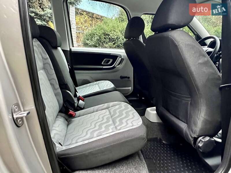 Микровэн Skoda Roomster 2008 в Умани фото 64 Микровэн Skoda Roomster 2008 в Умани