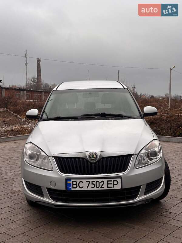 Микровэн Skoda Roomster 2010 в Львове