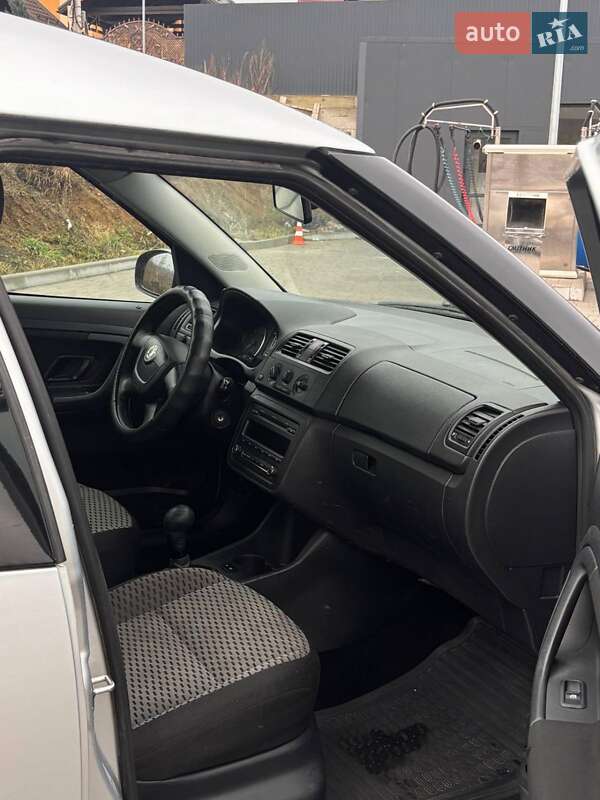 Микровэн Skoda Roomster 2010 в Львове
