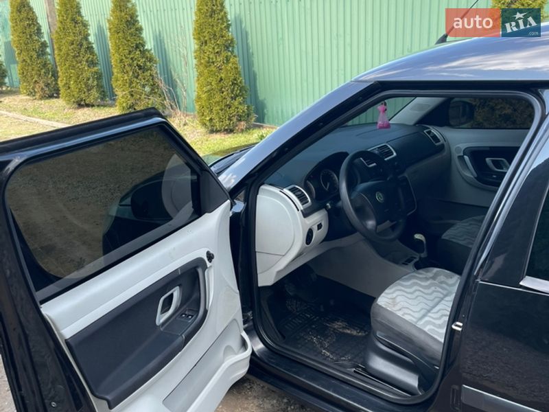 Микровэн Skoda Roomster 2006 в Мукачево