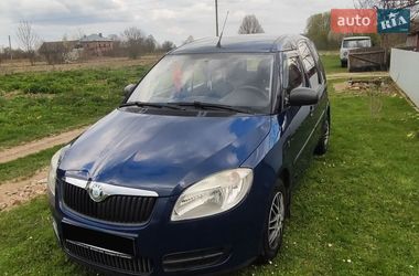 Микровэн Skoda Roomster 2009 в Черновцах