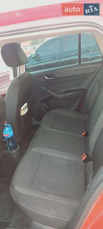 Хэтчбек Skoda Spaceback 2015 в Каменском