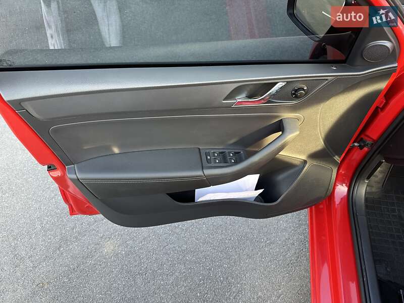 Хэтчбек Skoda Spaceback 2016 в Виннице
