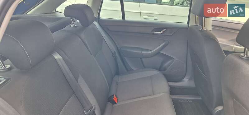 Хэтчбек Skoda Spaceback 2014 в Киеве
