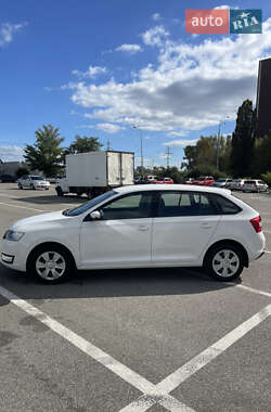 Хэтчбек Skoda Spaceback 2016 в 