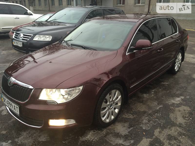 Седан Skoda Superb 2009 в Ровно