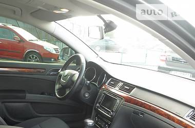 Седан Skoda Superb 2012 в 