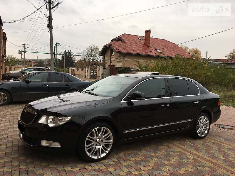 Седан Skoda Superb 2009 в Ужгороде