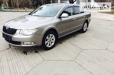 Седан Skoda Superb 2011 в 