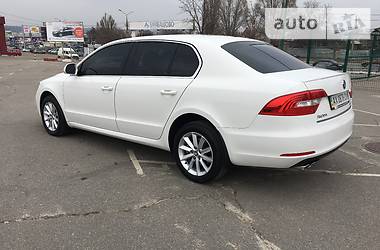 Седан Skoda Superb 2013 в Харькове