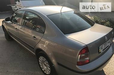 Седан Skoda Superb 2007 в Днепре