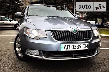 Седан Skoda Superb 2011 в Виннице