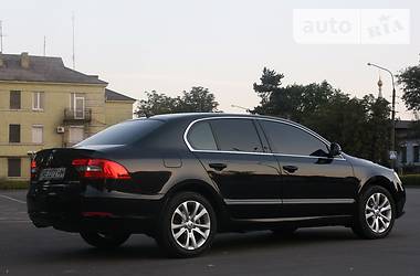Лифтбек Skoda Superb 2013 в 