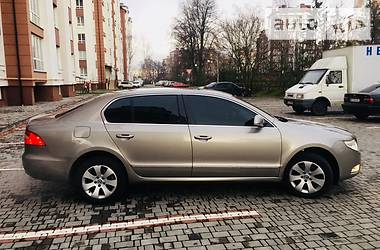 Седан Skoda Superb 2014 в Ивано-Франковске