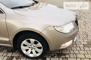 Седан Skoda Superb 2014 в Ивано-Франковске