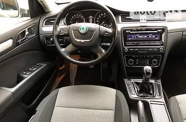 Седан Skoda Superb 2011 в Тячеве