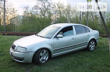 Седан Skoda Superb 2004 в Києві