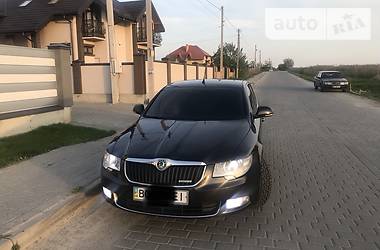 Седан Skoda Superb 2011 в Львове