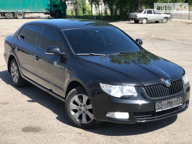 Седан Skoda Superb 2012 в Дніпрі