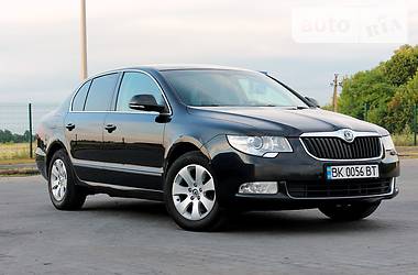 Седан Skoda Superb 2011 в Киеве