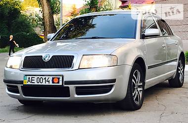 Седан Skoda Superb 2007 в Днепре