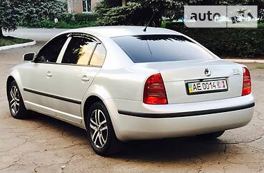 Седан Skoda Superb 2007 в Днепре