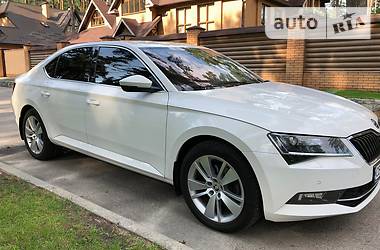 Седан Skoda Superb 2017 в Чернигове