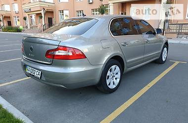 Седан Skoda Superb 2010 в Киеве