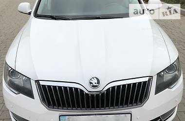 Седан Skoda Superb 2013 в Львове