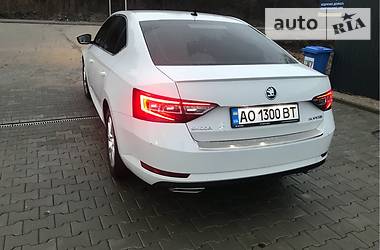 Седан Skoda Superb 2018 в Иршаве