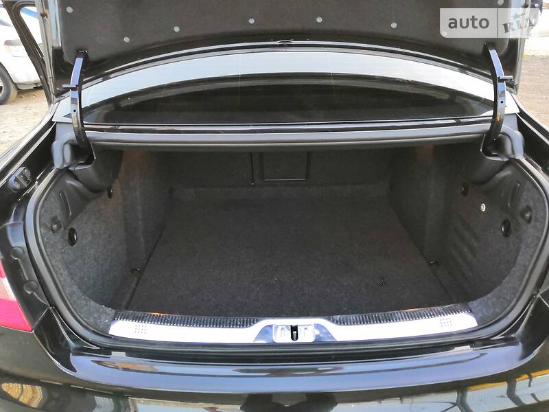 Седан Skoda Superb 2011 в Києві