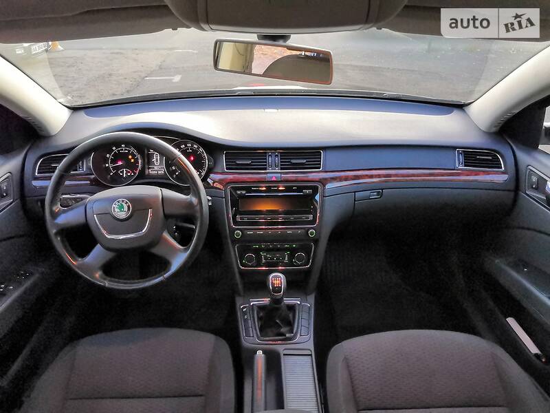 Седан Skoda Superb 2011 в Києві